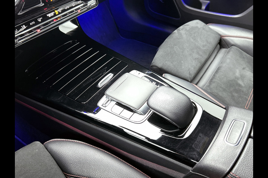 Mercedes-Benz A-Klasse 180 AMG-Line Premium Plus(Goed OndH, Sfeerverlichting, Camera, Parkeerhulp V+A, StoelV, Cruise Con, Etc)