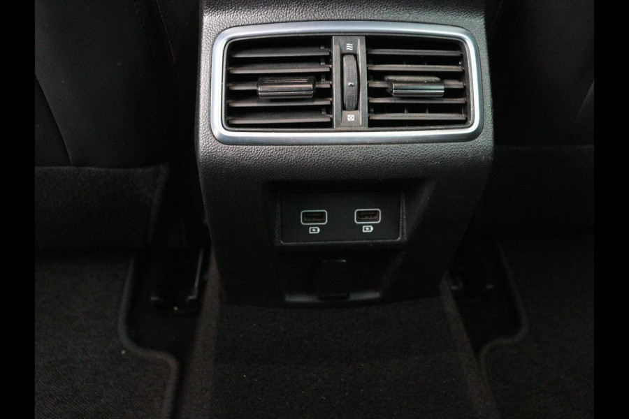 Renault Mégane 1.3 TCe Intens | Trekhaak | Carplay | Keyless | Navigatie | Full LED | Parkeerhulp | Climate control | Bluetooth | Cruise control