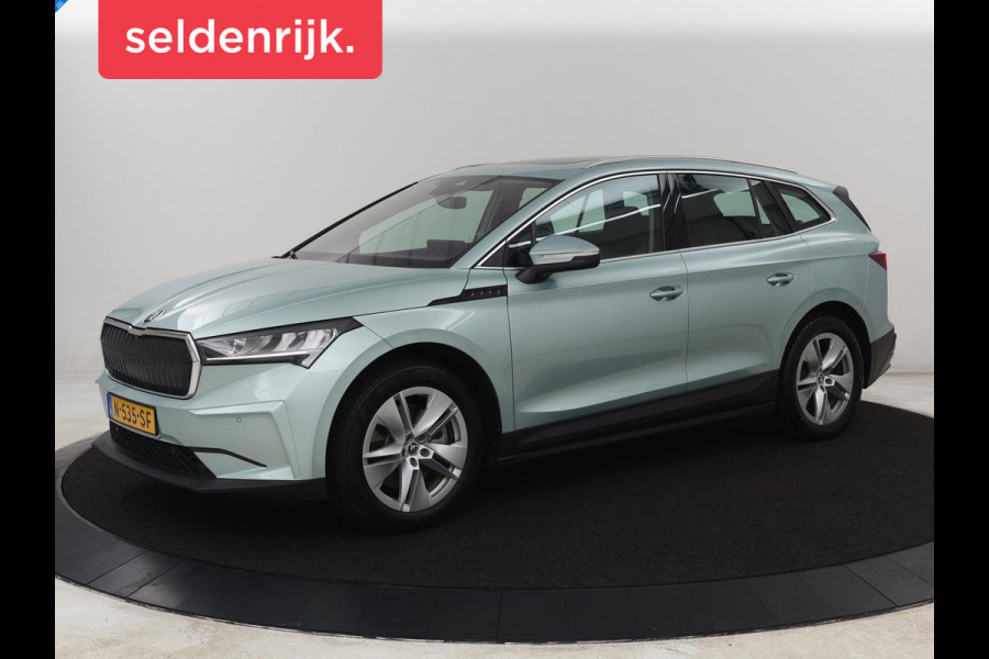 Škoda ENYAQ iV 80 | Panoramadak | Trekhaak | Stoelverwarming | Camera | Sfeerverlichting | Carplay | Navigatie | Achterbankverwarming | Full LED | Parkeerhulp | Cruise control