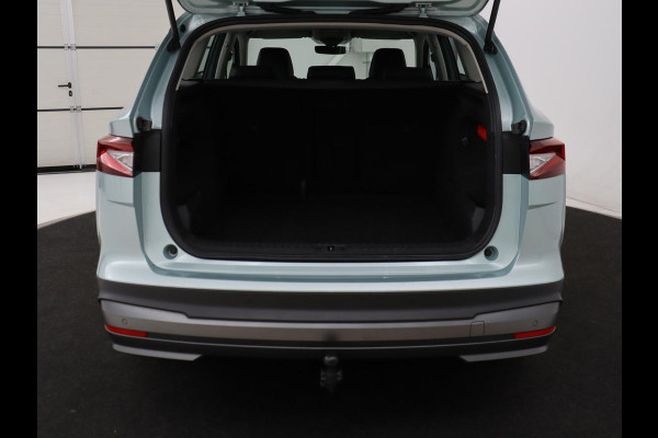 Škoda ENYAQ iV 80 | Panoramadak | Trekhaak | Stoelverwarming | Camera | Sfeerverlichting | Carplay | Navigatie | Achterbankverwarming | Full LED | Parkeerhulp | Cruise control