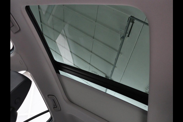 Škoda ENYAQ iV 80 | Panoramadak | Trekhaak | Stoelverwarming | Camera | Sfeerverlichting | Carplay | Navigatie | Achterbankverwarming | Full LED | Parkeerhulp | Cruise control