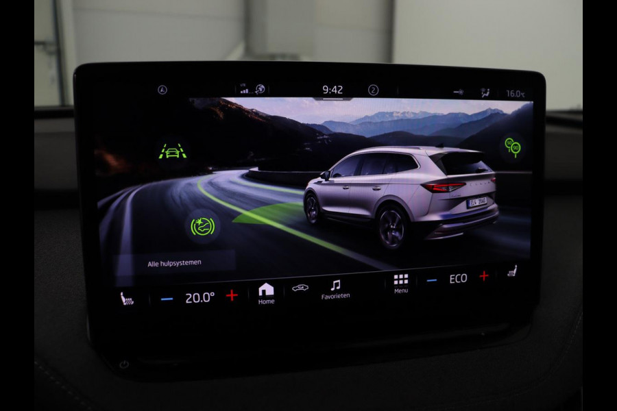 Škoda ENYAQ iV 80 | Panoramadak | Trekhaak | Stoelverwarming | Camera | Sfeerverlichting | Carplay | Navigatie | Achterbankverwarming | Full LED | Parkeerhulp | Cruise control
