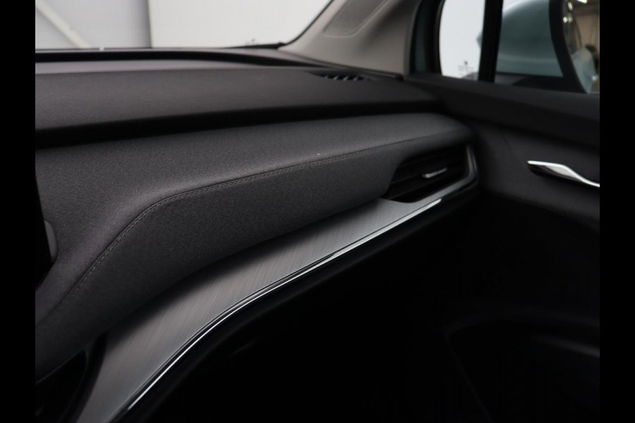 Škoda ENYAQ iV 80 | Panoramadak | Trekhaak | Stoelverwarming | Camera | Sfeerverlichting | Carplay | Navigatie | Achterbankverwarming | Full LED | Parkeerhulp | Cruise control