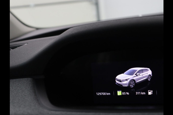 Škoda ENYAQ iV 80 | Panoramadak | Trekhaak | Stoelverwarming | Camera | Sfeerverlichting | Carplay | Navigatie | Achterbankverwarming | Full LED | Parkeerhulp | Cruise control