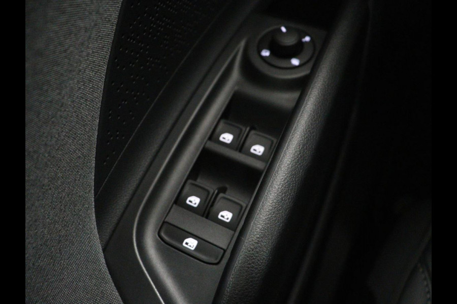 Škoda ENYAQ iV 80 | Panoramadak | Trekhaak | Stoelverwarming | Camera | Sfeerverlichting | Carplay | Navigatie | Achterbankverwarming | Full LED | Parkeerhulp | Cruise control