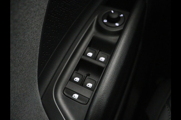 Škoda ENYAQ iV 80 | Panoramadak | Trekhaak | Stoelverwarming | Camera | Sfeerverlichting | Carplay | Navigatie | Achterbankverwarming | Full LED | Parkeerhulp | Cruise control