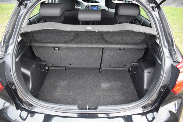 Toyota Yaris 1.5 VVT-i Active Automaat Trekhaak Parkeer camera Apple Carplay