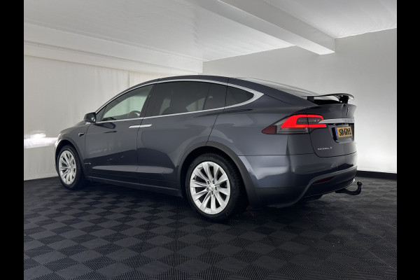 Tesla Model X 75D Base [ 7-Pers. ] Aut. *PANO-WINDOW | AUTOPILOT | LEATHER | TOPVIEW | NAVI-FULLMAP | FULL-LED | AIRSUSPENSION | DIGI-COCKPIT | KEYLESS | CAMERA | DAB+ | HEATED-COMFORTSEATS | 20''ALU*