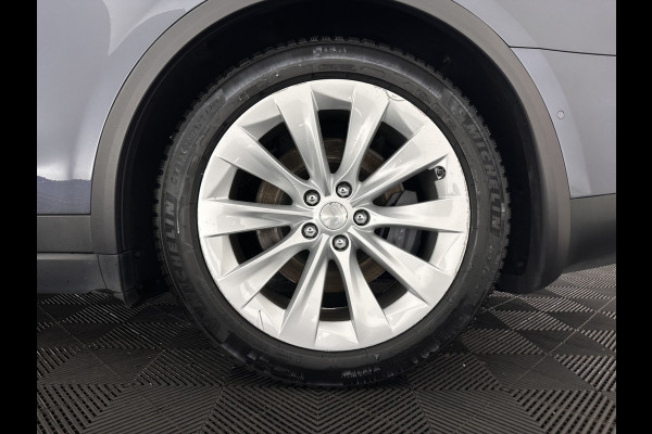 Tesla Model X 75D Base [ 7-Pers. ] Aut. *PANO-WINDOW | AUTOPILOT | LEATHER | TOPVIEW | NAVI-FULLMAP | FULL-LED | AIRSUSPENSION | DIGI-COCKPIT | KEYLESS | CAMERA | DAB+ | HEATED-COMFORTSEATS | 20''ALU*