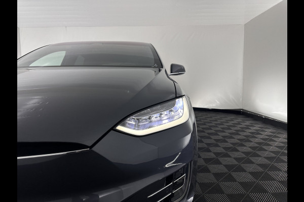 Tesla Model X 75D Base [ 7-Pers. ] Aut. *PANO-WINDOW | AUTOPILOT | LEATHER | TOPVIEW | NAVI-FULLMAP | FULL-LED | AIRSUSPENSION | DIGI-COCKPIT | KEYLESS | CAMERA | DAB+ | HEATED-COMFORTSEATS | 20''ALU*