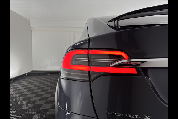 Tesla Model X 75D Base [ 7-Pers. ] Aut. *PANO-WINDOW | AUTOPILOT | LEATHER | TOPVIEW | NAVI-FULLMAP | FULL-LED | AIRSUSPENSION | DIGI-COCKPIT | KEYLESS | CAMERA | DAB+ | HEATED-COMFORTSEATS | 20''ALU*