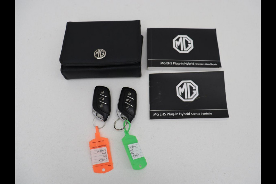 MG EHS 1.5 TGDI Edition1 | Origineel NL | Leder | Stoelverwarming | Trekhaak | Adaptive cruise | Carplay | Keyless | Camera | LED | Digital Cockpit | Climate control | PHEV | Plug In