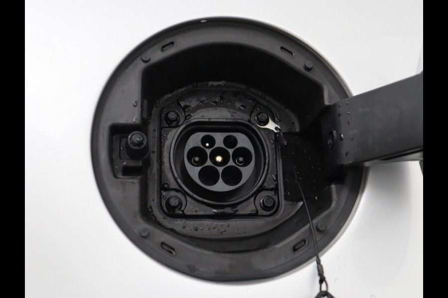 MG EHS 1.5 TGDI Edition1 | Origineel NL | Leder | Stoelverwarming | Trekhaak | Adaptive cruise | Carplay | Keyless | Camera | LED | Digital Cockpit | Climate control | PHEV | Plug In