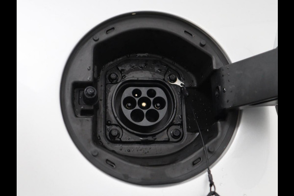 MG EHS 1.5 TGDI Edition1 | Origineel NL | Leder | Stoelverwarming | Trekhaak | Adaptive cruise | Carplay | Keyless | Camera | LED | Digital Cockpit | Climate control | PHEV | Plug In