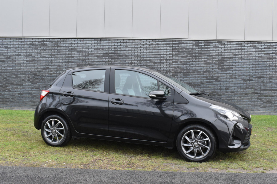 Toyota Yaris 1.5 VVT-i Active Automaat Trekhaak Parkeer camera Apple Carplay