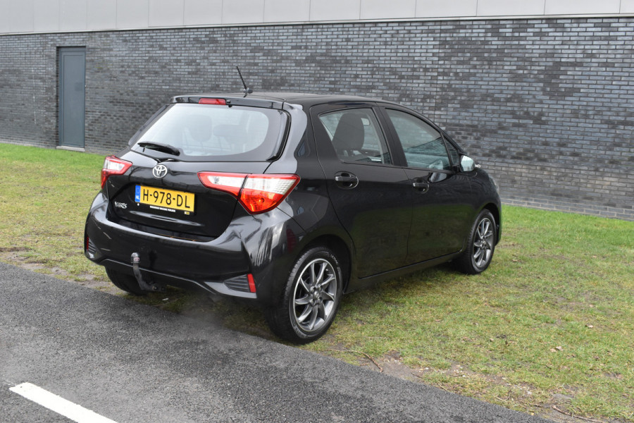 Toyota Yaris 1.5 VVT-i Active Automaat Trekhaak Parkeer camera Apple Carplay