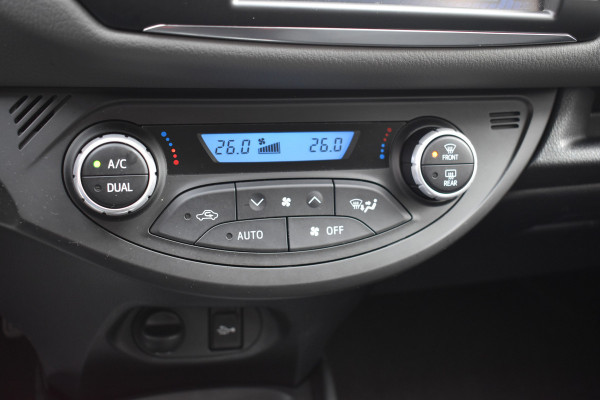 Toyota Yaris 1.5 VVT-i Active Automaat Trekhaak Parkeer camera Apple Carplay