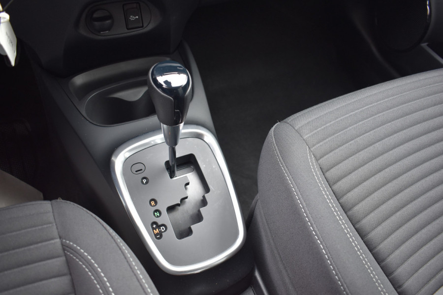 Toyota Yaris 1.5 VVT-i Active Automaat Trekhaak Parkeer camera Apple Carplay