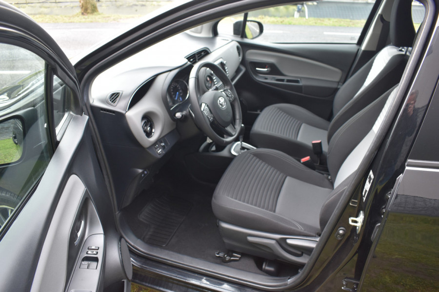 Toyota Yaris 1.5 VVT-i Active Automaat Trekhaak Parkeer camera Apple Carplay