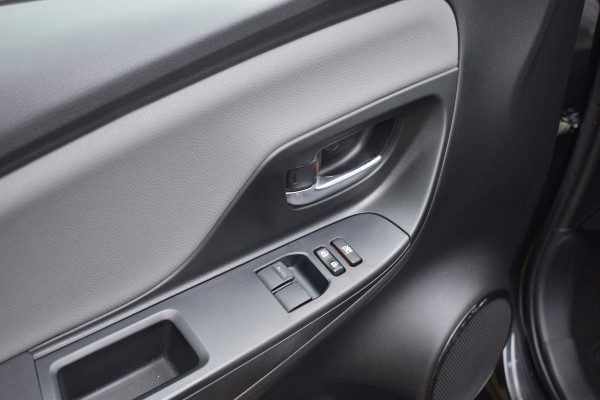 Toyota Yaris 1.5 VVT-i Active Automaat Trekhaak Parkeer camera Apple Carplay