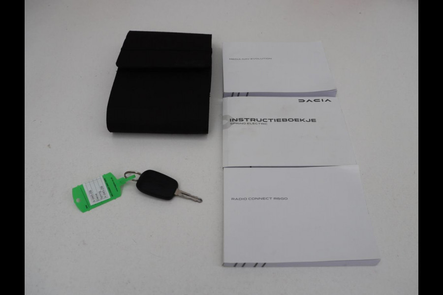 Dacia Spring Extreme 27 kWh | Leder | Carplay | Camera | Airco | Navigatie | Parkeerhulp | Speedlimiter | Bluetooth