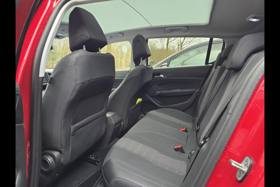 Peugeot 308 1.2 PureTech Allure | 2E EIGENAAR | 12MND GARANTIE | PANO DAK | NAVI | NW DISTR RIEM | TREKHAAK |