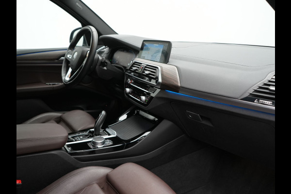 BMW X3 xDrive30e Luxury Line Plug In Hybrid 293pk Dealer O.H. PHEV | Trekhaak Af Fabriek | Camera | Adaptief Onderstel | Lederen Sportstoelen Memory & Verwarmd | Hifi Sound | Sfeerverlichting | Blis | Apple Carplay | Keyless | Navigatie | DAB |