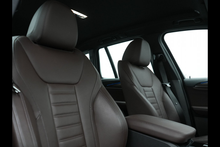 BMW X3 xDrive30e Luxury Line Plug In Hybrid 293pk Dealer O.H. PHEV | Trekhaak Af Fabriek | Camera | Adaptief Onderstel | Lederen Sportstoelen Memory & Verwarmd | Hifi Sound | Sfeerverlichting | Blis | Apple Carplay | Keyless | Navigatie | DAB |
