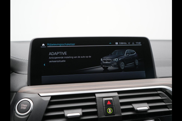 BMW X3 xDrive30e Luxury Line Plug In Hybrid 293pk Dealer O.H. PHEV | Trekhaak Af Fabriek | Camera | Adaptief Onderstel | Lederen Sportstoelen Memory & Verwarmd | Hifi Sound | Sfeerverlichting | Blis | Apple Carplay | Keyless | Navigatie | DAB |