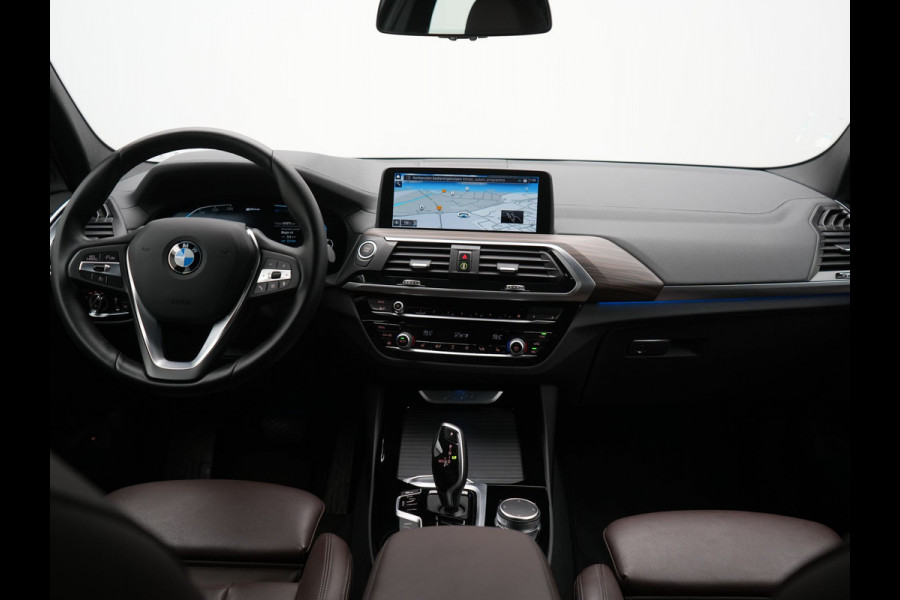 BMW X3 xDrive30e Luxury Line Plug In Hybrid 293pk Dealer O.H. PHEV | Trekhaak Af Fabriek | Camera | Adaptief Onderstel | Lederen Sportstoelen Memory & Verwarmd | Hifi Sound | Sfeerverlichting | Blis | Apple Carplay | Keyless | Navigatie | DAB |