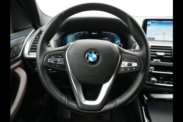 BMW X3 xDrive30e Luxury Line Plug In Hybrid 293pk Dealer O.H. PHEV | Trekhaak Af Fabriek | Camera | Adaptief Onderstel | Lederen Sportstoelen Memory & Verwarmd | Hifi Sound | Sfeerverlichting | Blis | Apple Carplay | Keyless | Navigatie | DAB |