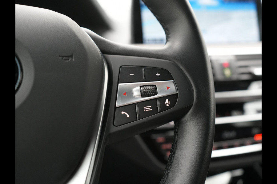 BMW X3 xDrive30e Luxury Line Plug In Hybrid 293pk Dealer O.H. PHEV | Trekhaak Af Fabriek | Camera | Adaptief Onderstel | Lederen Sportstoelen Memory & Verwarmd | Hifi Sound | Sfeerverlichting | Blis | Apple Carplay | Keyless | Navigatie | DAB |