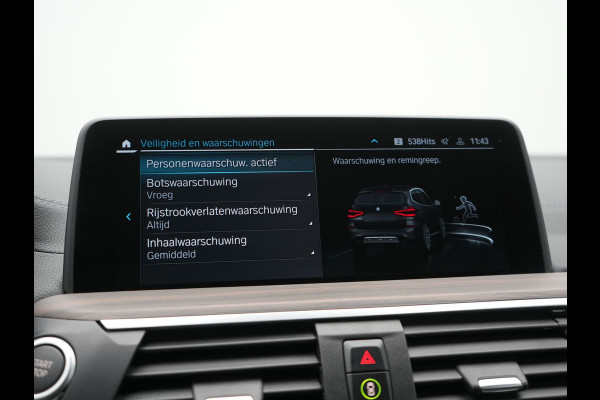 BMW X3 xDrive30e Luxury Line Plug In Hybrid 293pk Dealer O.H. PHEV | Trekhaak Af Fabriek | Camera | Adaptief Onderstel | Lederen Sportstoelen Memory & Verwarmd | Hifi Sound | Sfeerverlichting | Blis | Apple Carplay | Keyless | Navigatie | DAB |