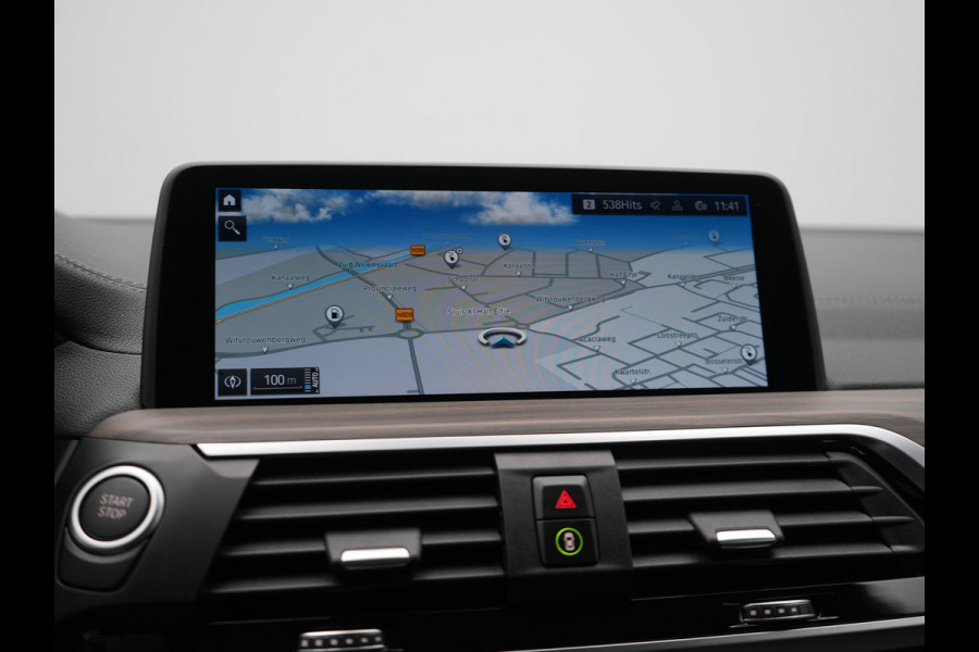 BMW X3 xDrive30e Luxury Line Plug In Hybrid 293pk Dealer O.H. PHEV | Trekhaak Af Fabriek | Camera | Adaptief Onderstel | Lederen Sportstoelen Memory & Verwarmd | Hifi Sound | Sfeerverlichting | Blis | Apple Carplay | Keyless | Navigatie | DAB |