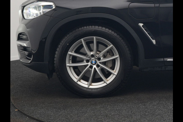 BMW X3 xDrive30e Luxury Line Plug In Hybrid 293pk Dealer O.H. PHEV | Trekhaak Af Fabriek | Camera | Adaptief Onderstel | Lederen Sportstoelen Memory & Verwarmd | Hifi Sound | Sfeerverlichting | Blis | Apple Carplay | Keyless | Navigatie | DAB |