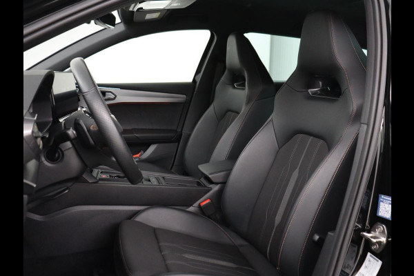 CUPRA Leon 1.4 e-Hybrid VZ Business | 245pk | Origineel NL | Trekhaak | Stuurverwarming |  Carplay | Adaptive cruise | Sfeerverlichting | Navigatie | Parkeerhulp | Keyless | PHEV | Plug In