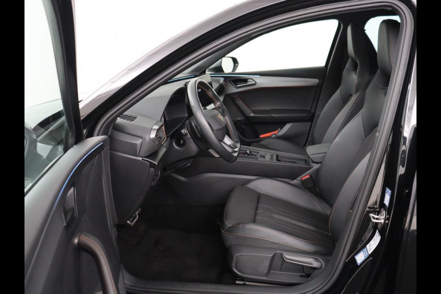 CUPRA Leon 1.4 e-Hybrid VZ Business | 245pk | Origineel NL | Trekhaak | Stuurverwarming |  Carplay | Adaptive cruise | Sfeerverlichting | Navigatie | Parkeerhulp | Keyless | PHEV | Plug In