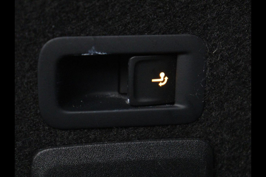 CUPRA Leon 1.4 e-Hybrid VZ Business | 245pk | Origineel NL | Trekhaak | Stuurverwarming |  Carplay | Adaptive cruise | Sfeerverlichting | Navigatie | Parkeerhulp | Keyless | PHEV | Plug In