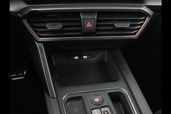 CUPRA Leon 1.4 e-Hybrid VZ Business | 245pk | Origineel NL | Trekhaak | Stuurverwarming |  Carplay | Adaptive cruise | Sfeerverlichting | Navigatie | Parkeerhulp | Keyless | PHEV | Plug In