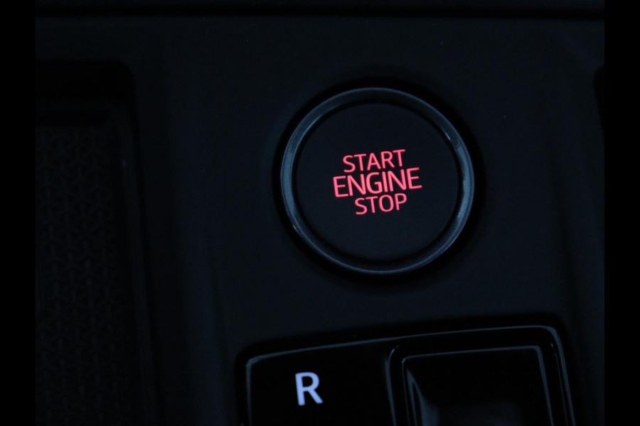 CUPRA Leon 1.4 e-Hybrid VZ Business | 245pk | Origineel NL | Trekhaak | Stuurverwarming |  Carplay | Adaptive cruise | Sfeerverlichting | Navigatie | Parkeerhulp | Keyless | PHEV | Plug In