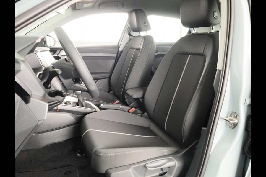Audi A1 Sportback Advanced edition 25 TFSI 95 pk | Ledlampen voor en achter | Afgevlakt stuurwiel | 17'' LM velgen | Apple carplay |