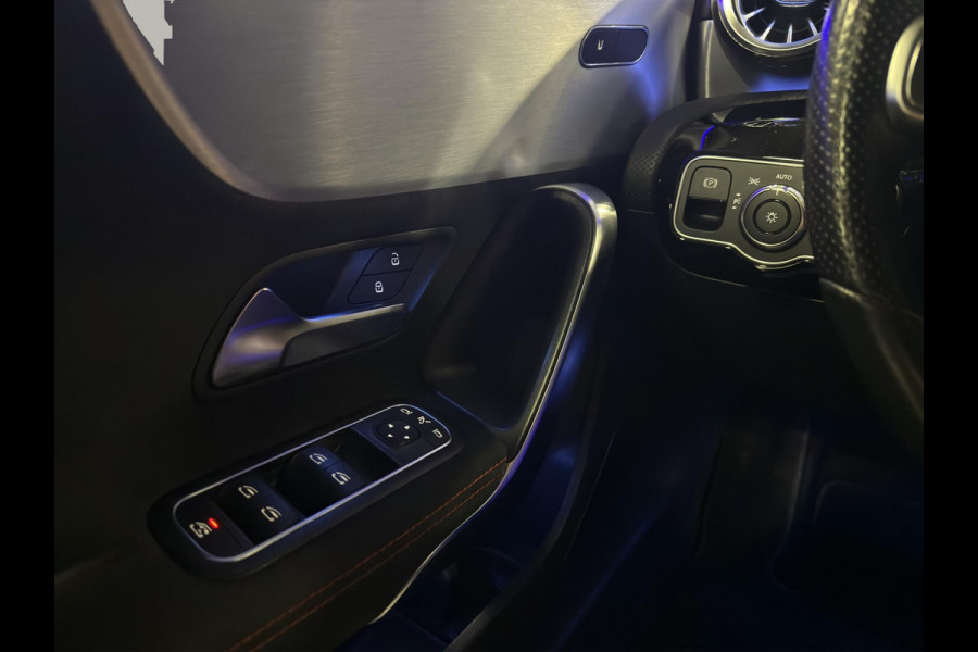 Mercedes-Benz A-Klasse 220 Premium Plus AMG | Sfeer | 18"| Camera | Stoelverw | Parkeersensors | Burmester | Matrix |