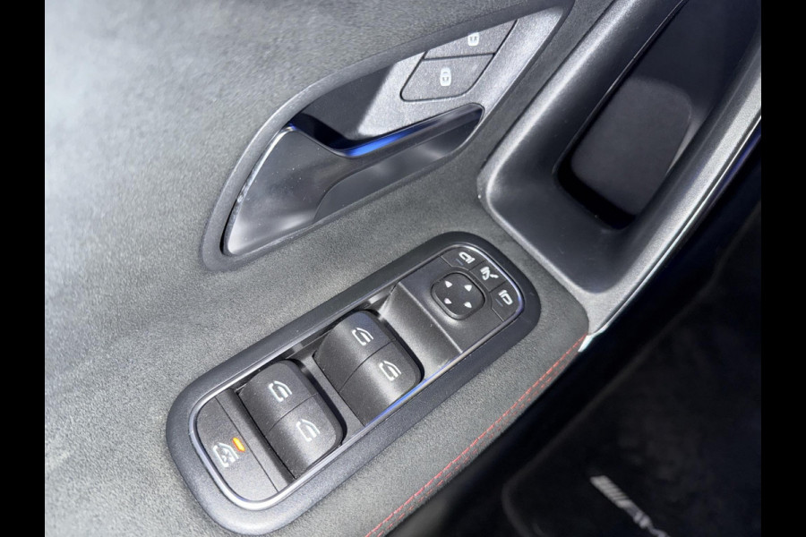 Mercedes-Benz A-Klasse 220 Premium Plus AMG | Sfeer | 18"| Camera | Stoelverw | Parkeersensors | Burmester | Matrix |