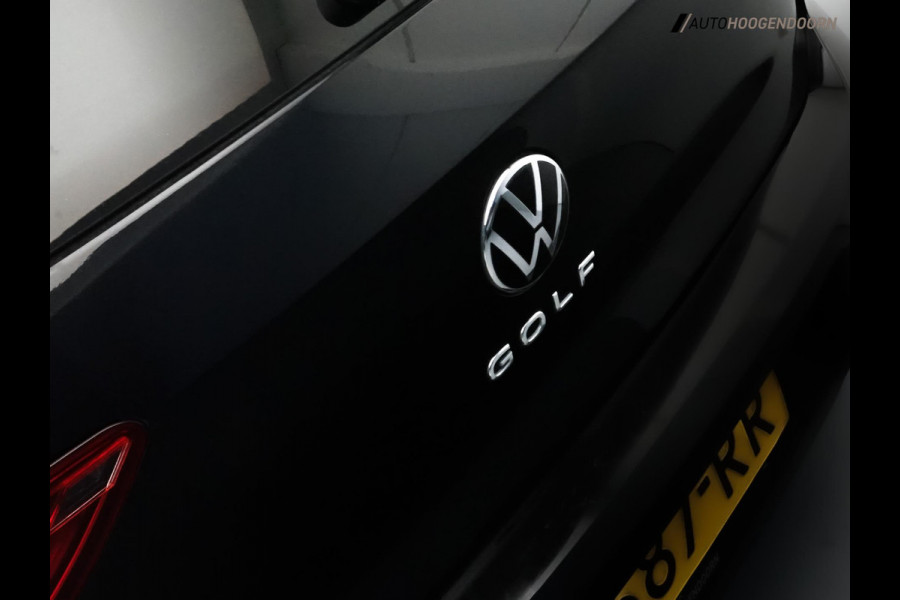 Volkswagen Golf 1.5 TSI Life Business Sport (ALCANTARA,PANORAMA-SCHUIFDAK,MEMORY STOELEN,ADAPTIVE CRUISE,SFEERVERLICHTING,CAMERA)