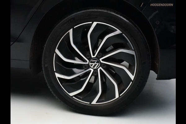 Volkswagen Golf 1.5 TSI Life Business Sport (ALCANTARA,PANORAMA-SCHUIFDAK,MEMORY STOELEN,ADAPTIVE CRUISE,SFEERVERLICHTING,CAMERA)