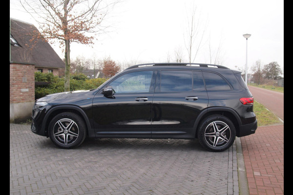 Mercedes-Benz EQB 250 AMG Line 67 kWh | SOH 95% | Panoramadak | Head-Up Display | 360 Camera | Sfeerverlichting |