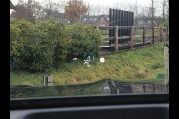 Mercedes-Benz EQB 250 AMG Line 67 kWh | SOH 95% | Panoramadak | Head-Up Display | 360 Camera | Sfeerverlichting |