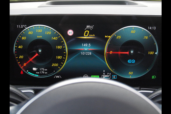 Mercedes-Benz EQB 250 AMG Line 67 kWh | SOH 95% | Panoramadak | Head-Up Display | 360 Camera | Sfeerverlichting |