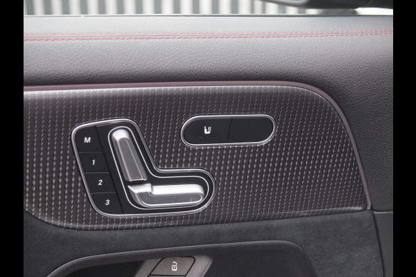 Mercedes-Benz EQB 250 AMG Line 67 kWh | SOH 95% | Panoramadak | Head-Up Display | 360 Camera | Sfeerverlichting |