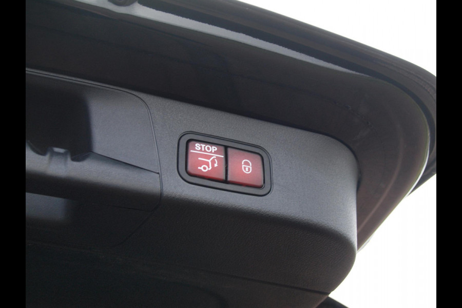 Mercedes-Benz EQB 250 AMG Line 67 kWh | SOH 95% | Panoramadak | Head-Up Display | 360 Camera | Sfeerverlichting |